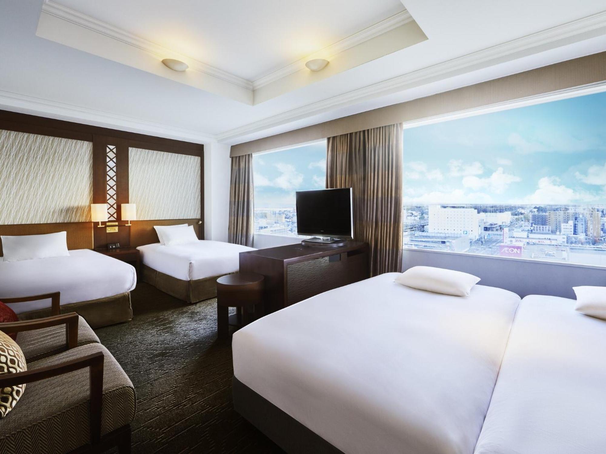 Отель Ana Crowne Plaza Chitose By Ihg Экстерьер фото Deluxe Family Room