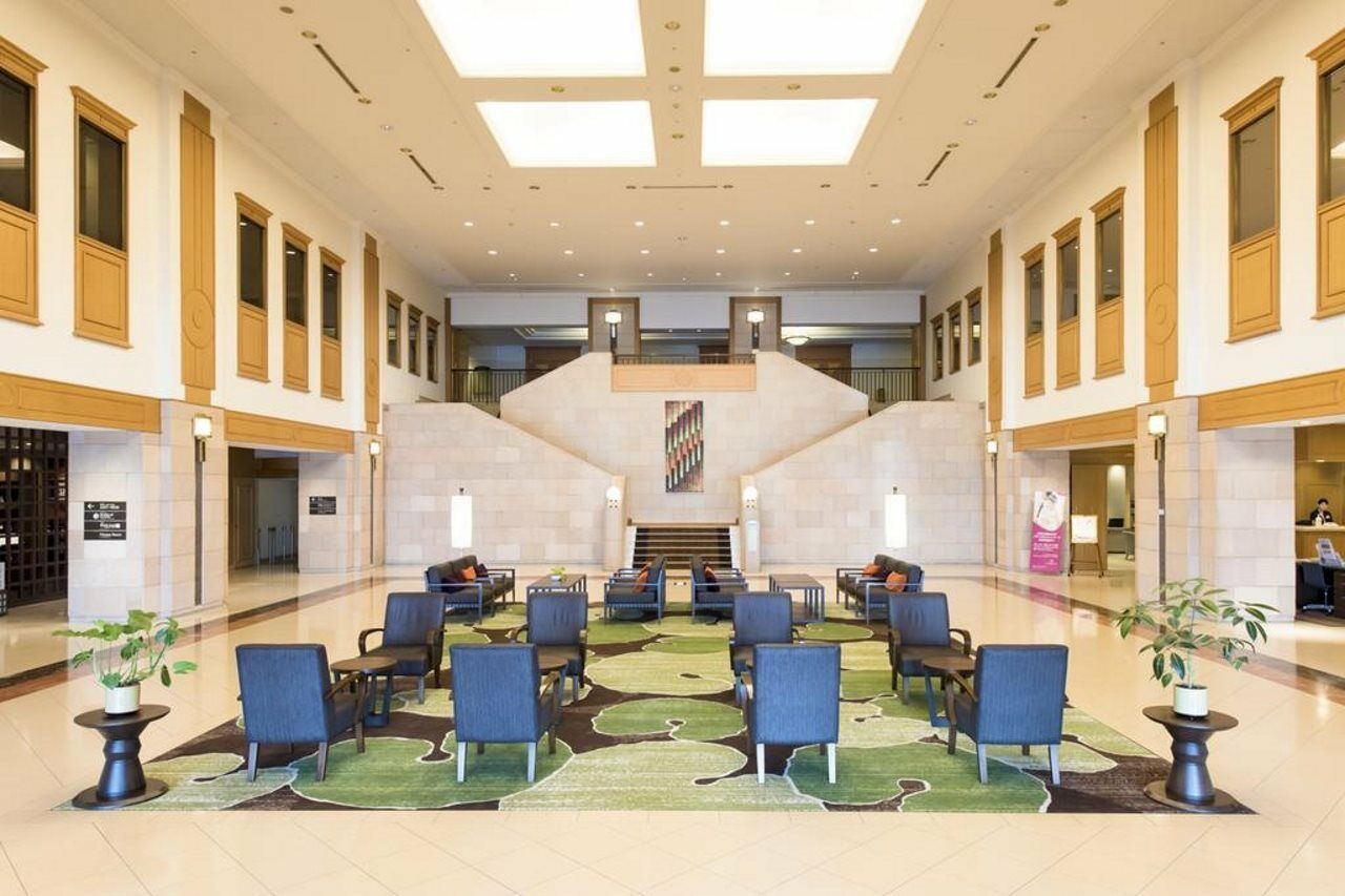 Отель Ana Crowne Plaza Chitose By Ihg Экстерьер фото Lobby